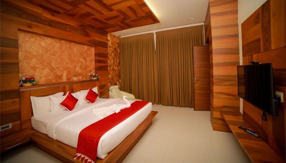 PIONEER GRAND PALACE - Resort & accommodation